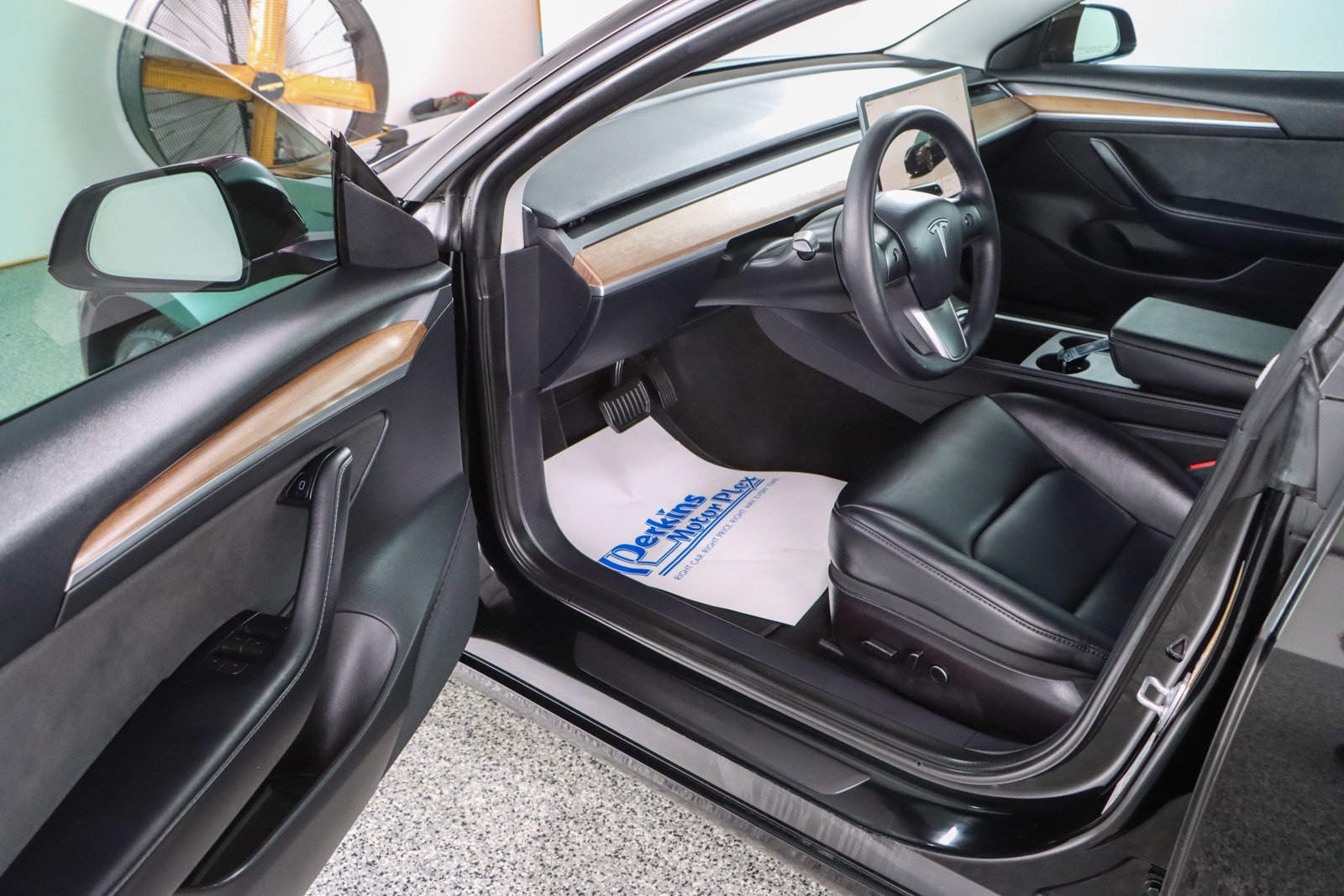 Used 2022 Tesla Model 3 Long Range AWD/4WD image 3