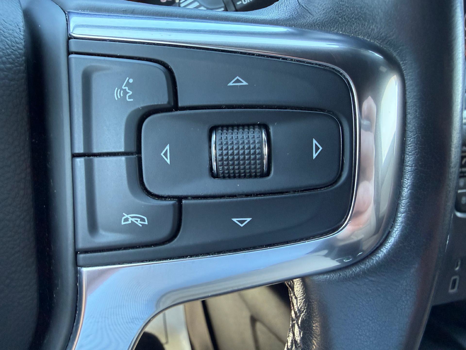 Used 2019 Chevrolet Blazer Premier w/ Driver Confidence II Package AWD/4WD image 18