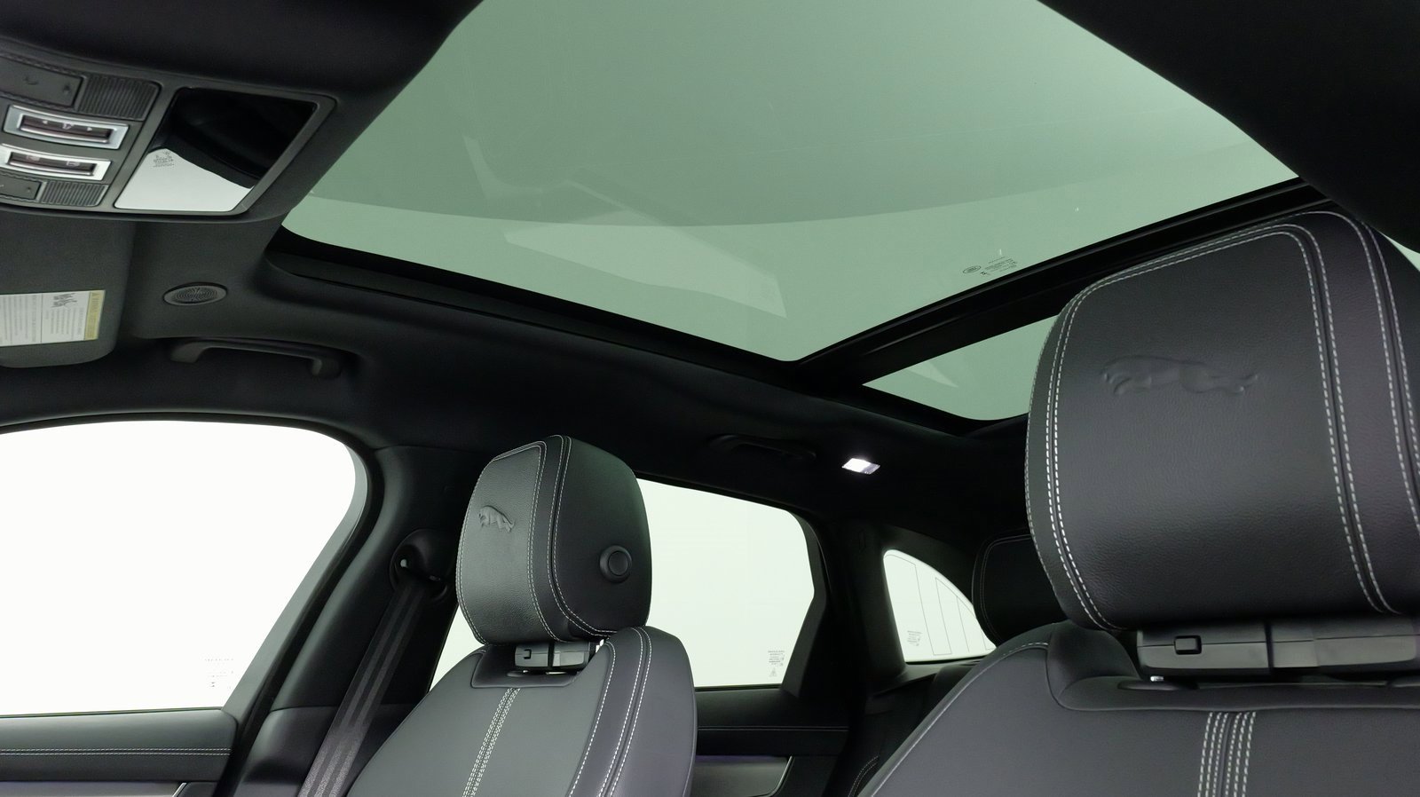 Used 2025 Jaguar F-PACE R-Dynamic S image 41