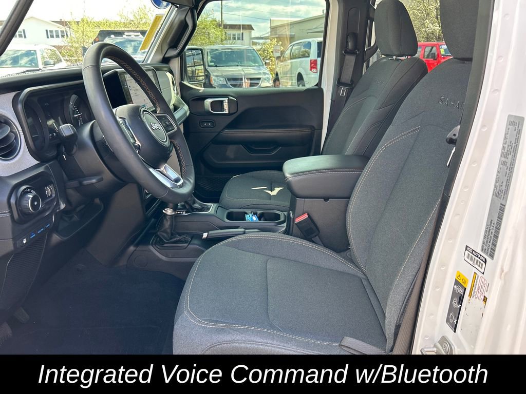 Used 2024 Jeep Wrangler Unlimited Sahara AWD/4WD image 15