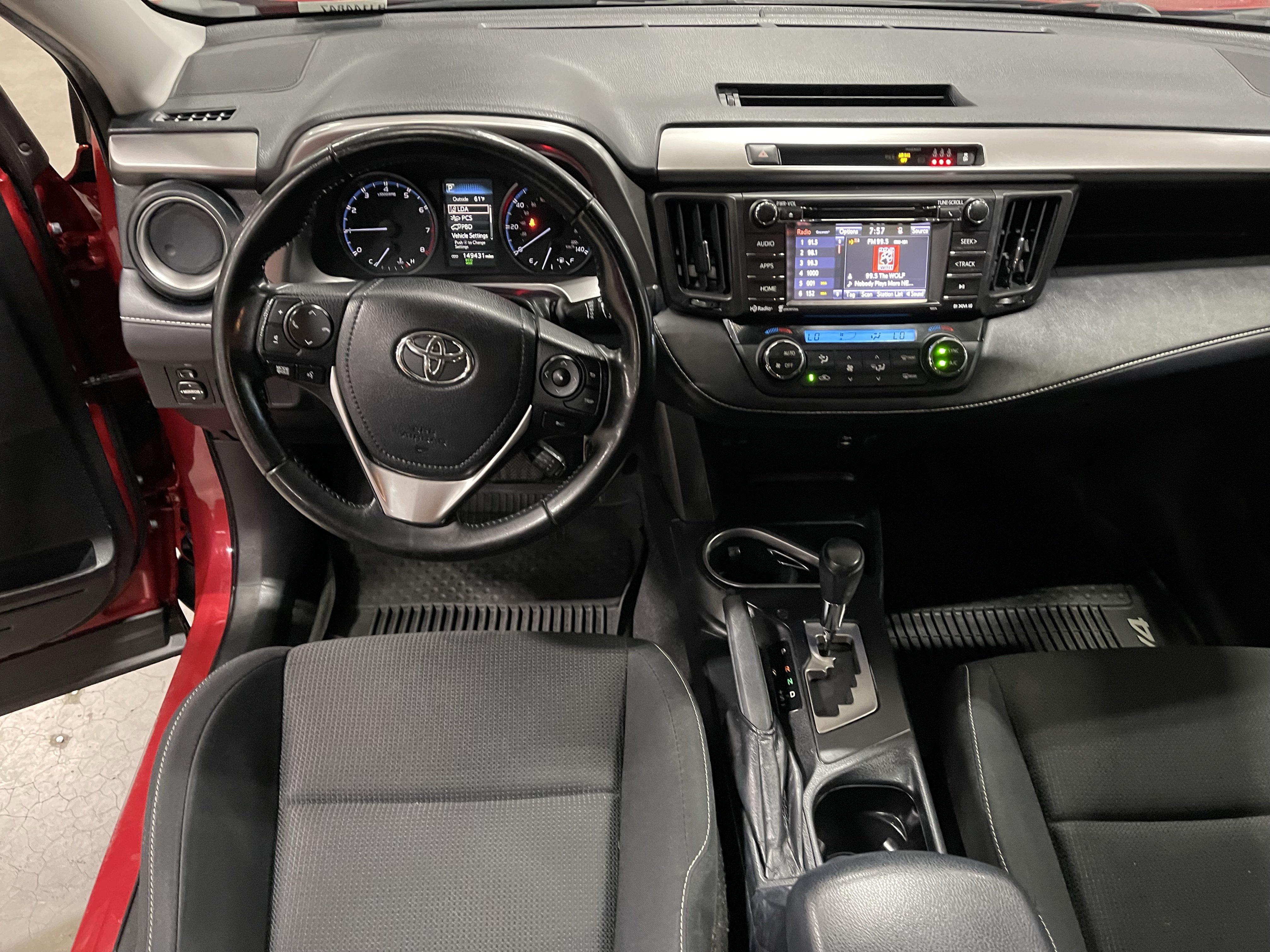 Used 2017 Toyota RAV4 XLE w/ Plus Special Value Package AWD/4WD image 12