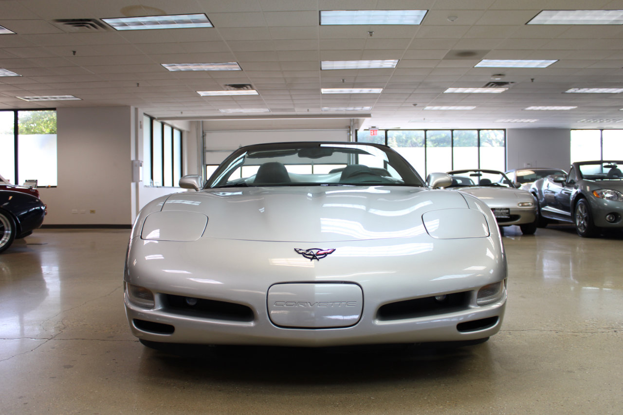 Used 2004 Chevrolet Corvette Convertible w/ Preferred Equipment Group image 31