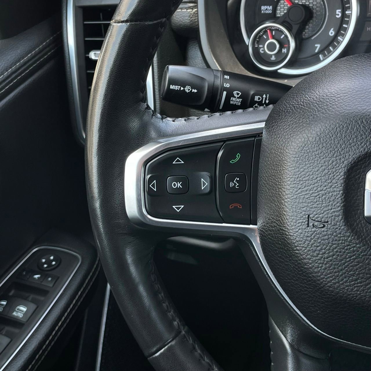 Used 2024 RAM 1500 Laramie RWD image 13