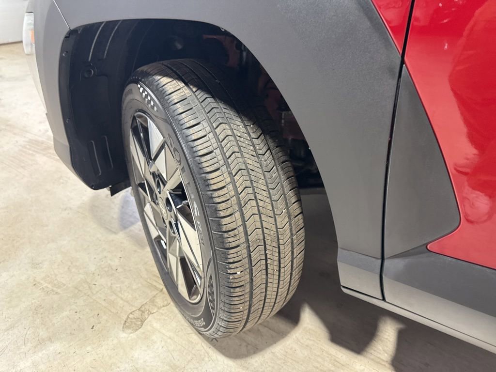 Used 2025 Hyundai Kona SEL image 3