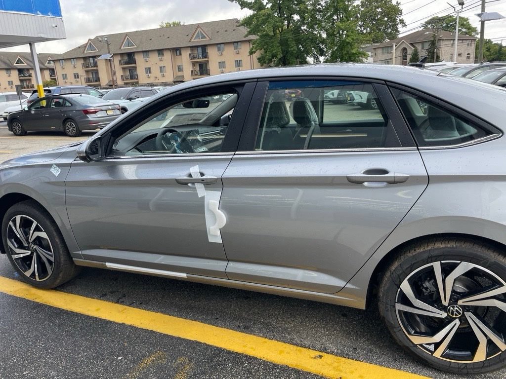New 2026 Volkswagen Jetta SEL FWD image 17