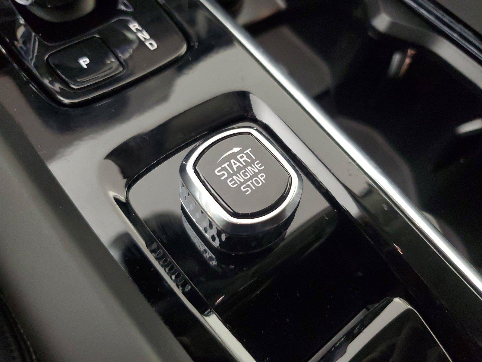 New 2027 Volvo XC60 B5 Ultra AWD/4WD image 33