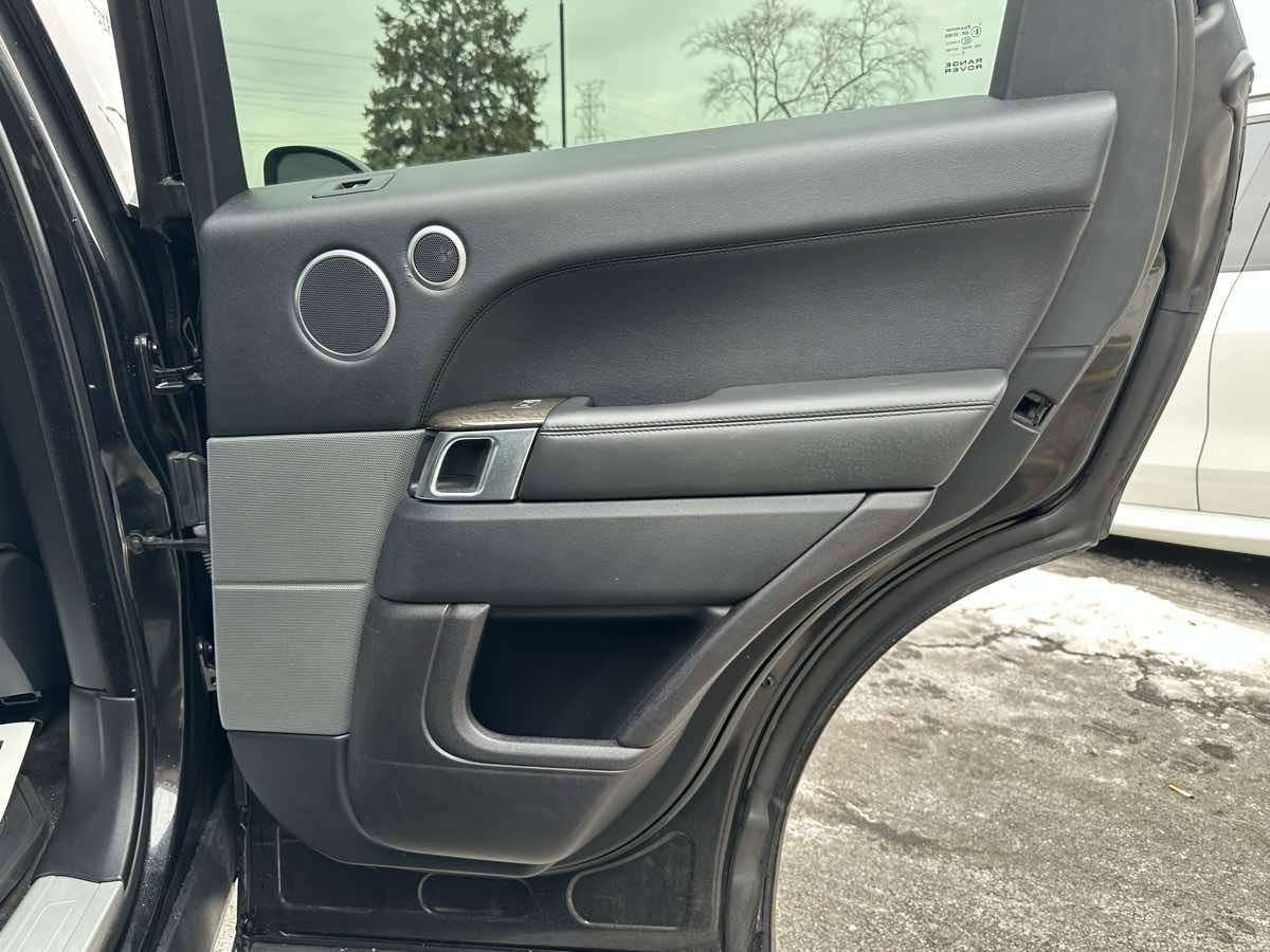 Used 2016 Land Rover Range Rover Sport HSE image 34