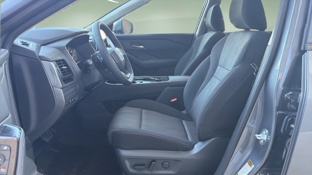 New 2026 Nissan Rogue SV AWD/4WD image 22