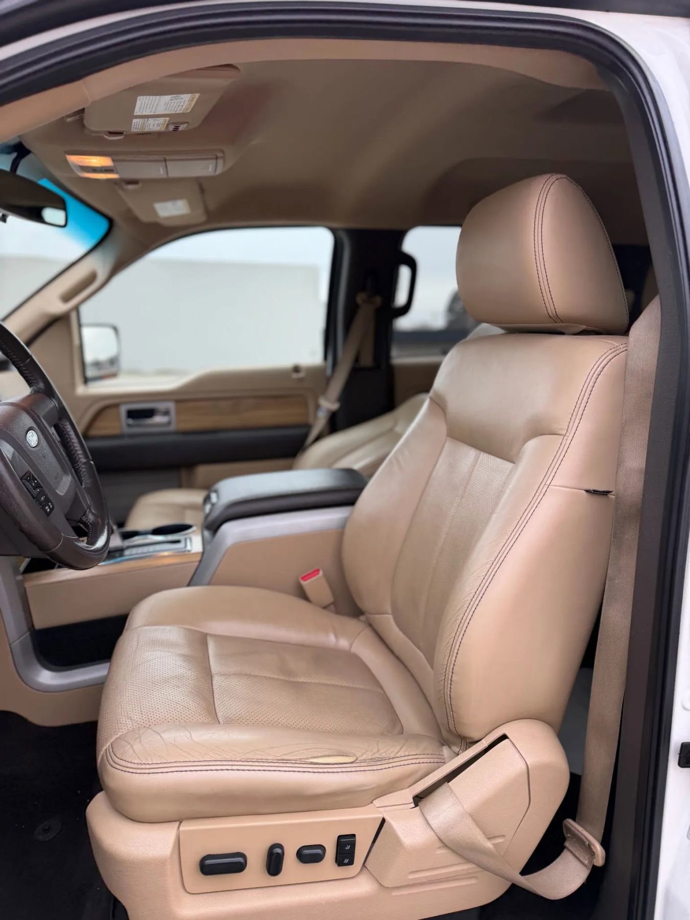 Used 2011 Ford F150 Lariat w/ Lariat Plus Pkg AWD/4WD image 11