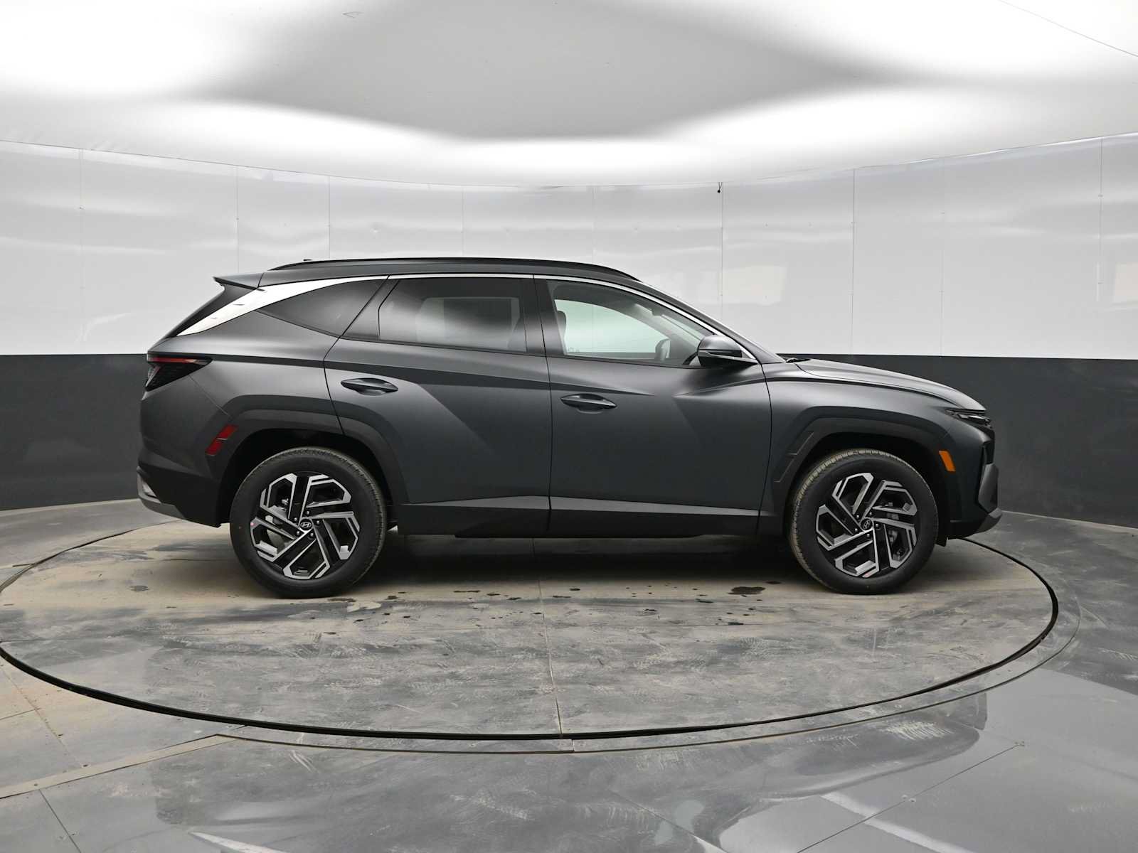 New 2026 Hyundai Tucson Limited AWD/4WD image 9