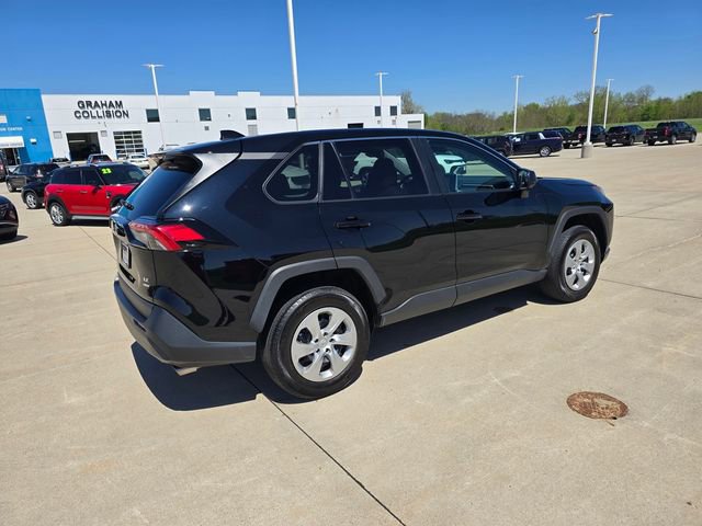 Used 2023 Toyota RAV4 LE AWD/4WD image 14