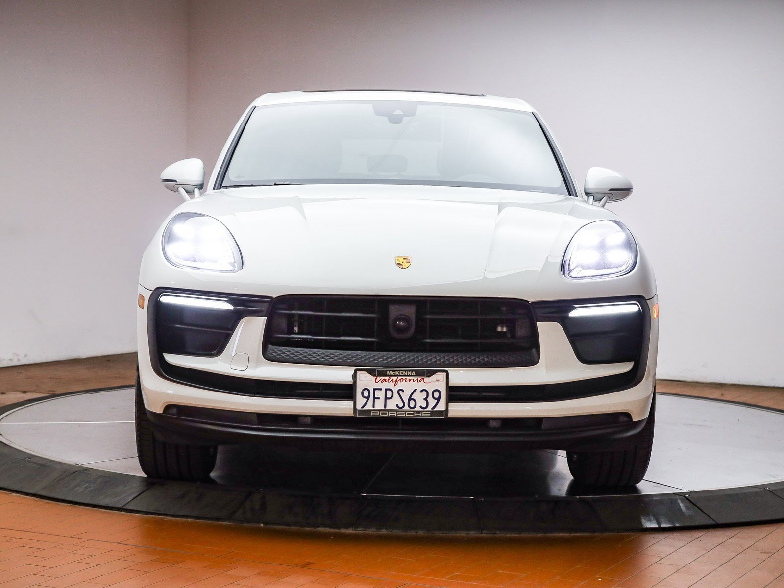 Used 2023 Porsche Macan image 13