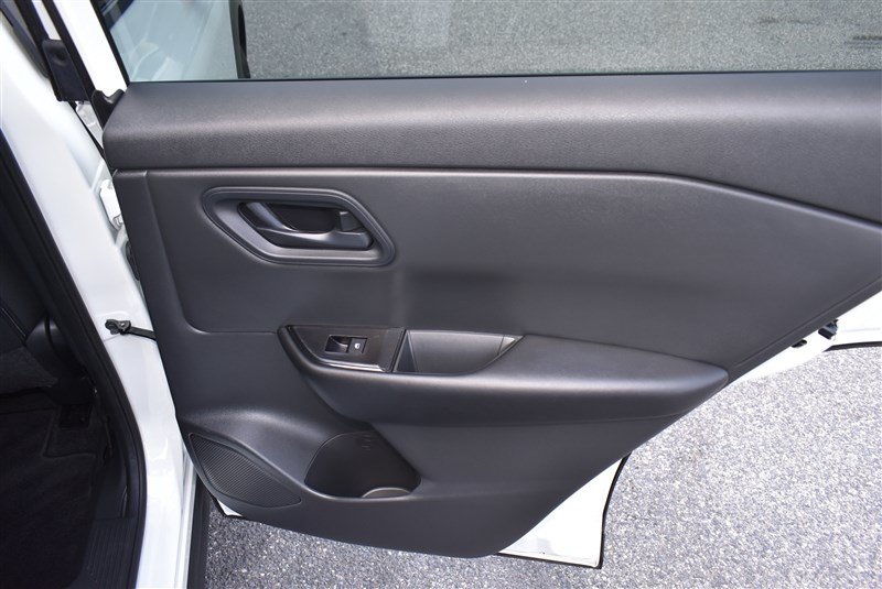Used 2024 Nissan Rogue S AWD/4WD image 24