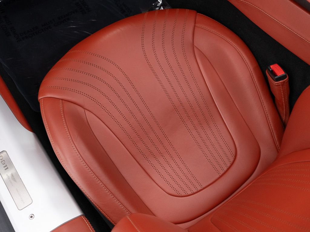 Used 2021 Aston Martin DB11 Volante RWD image 27