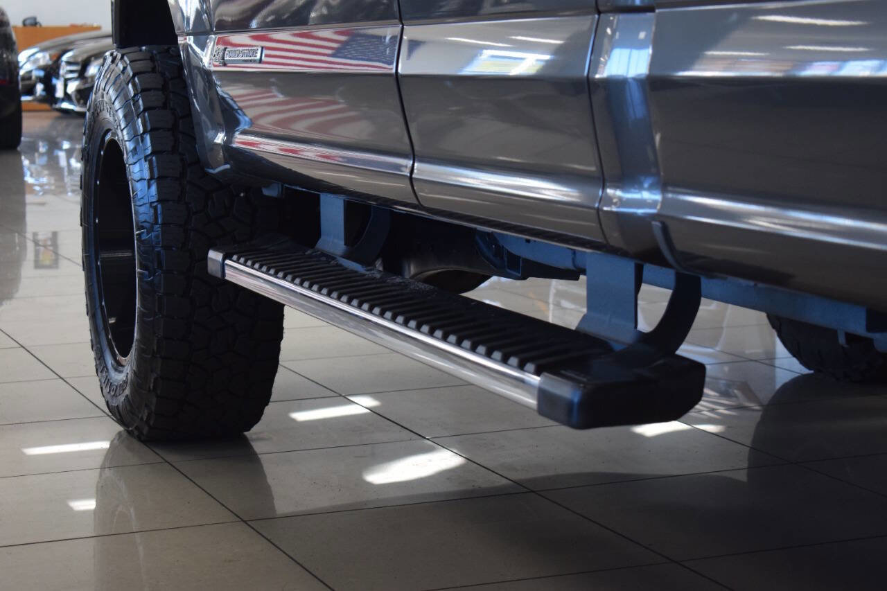 Used 2017 Ford F350 XLT w/ XLT Premium Package image 28