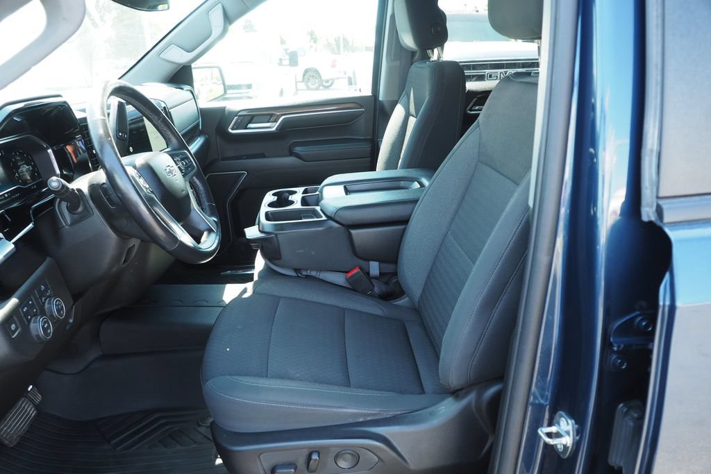 Used 2022 Chevrolet Silverado 1500 RST AWD/4WD image 14