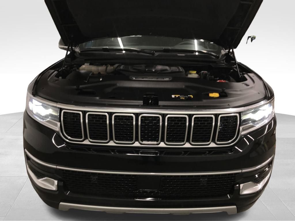 Used 2024 Jeep Wagoneer L Series II w/ Flexible Seating Group image 43