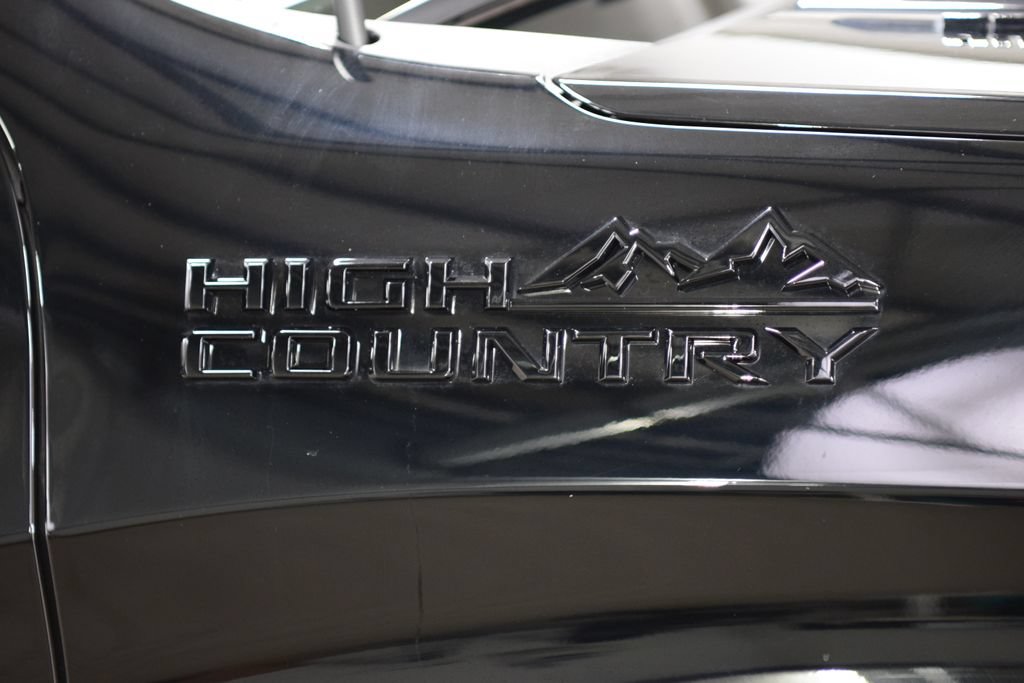 Used 2025 Chevrolet Silverado 1500 High Country w/ Midnight Edition AWD/4WD image 14
