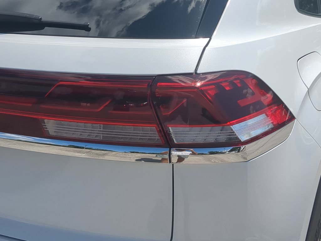 New 2026 Volkswagen Atlas Cross Sport SE FWD image 7