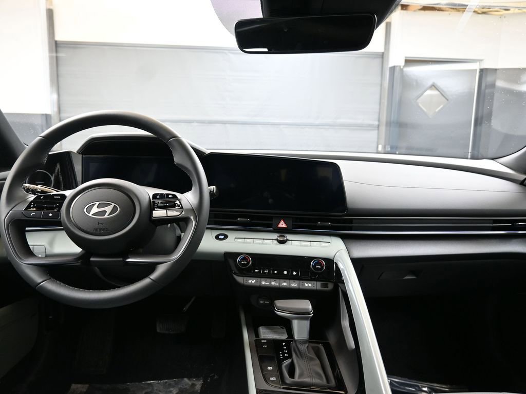 New 2026 Hyundai Elantra Limited image 22