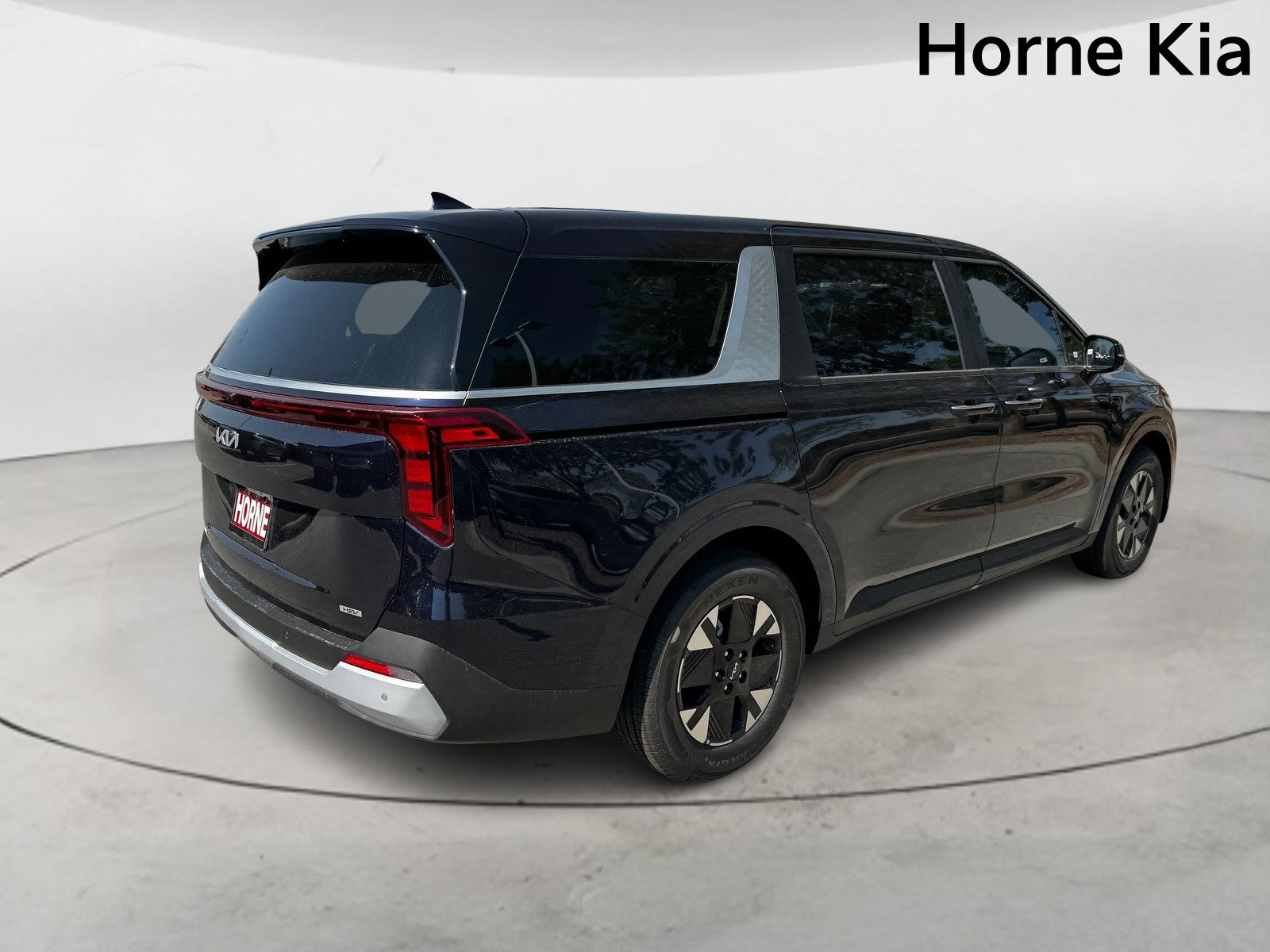 New 2026 Kia Carnival LXS image 4