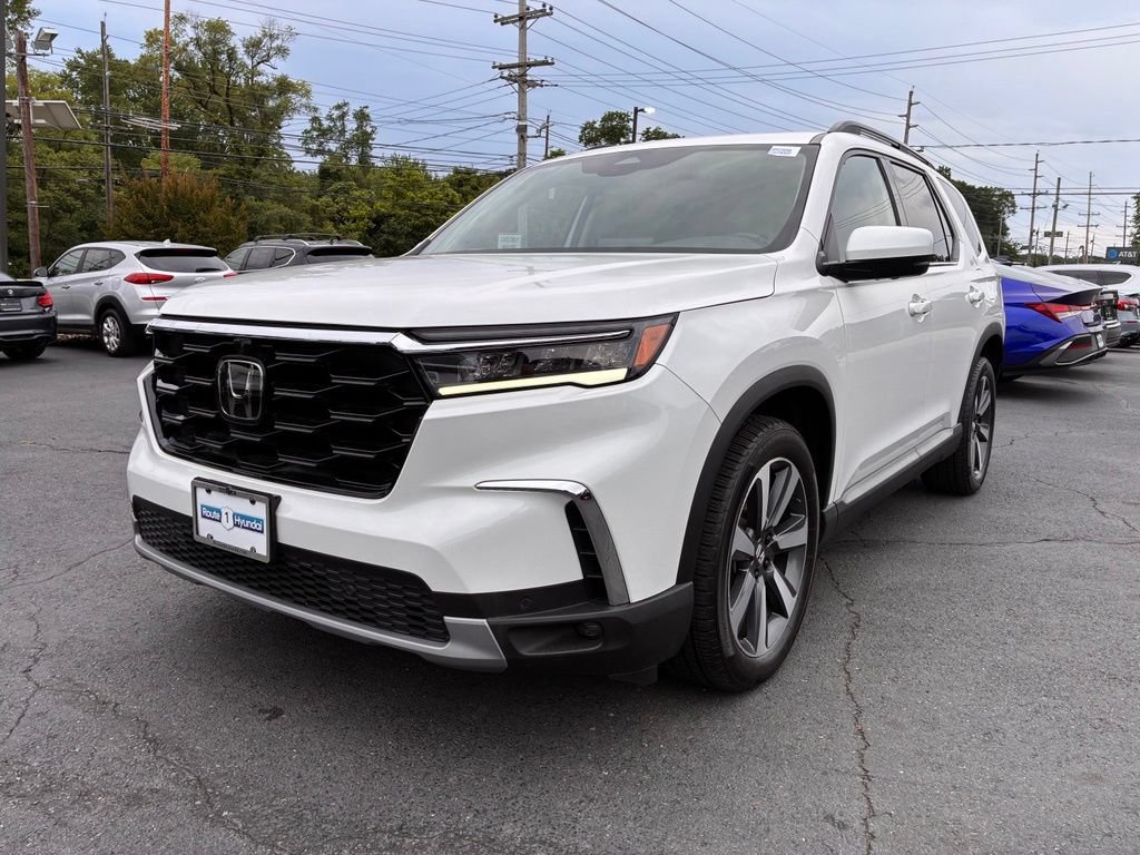 Used 2023 Honda Pilot Elite image 3