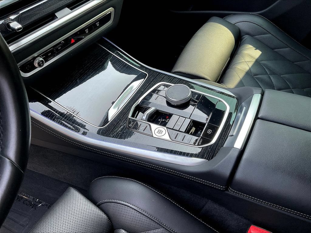 Used 2024 BMW X5 xDrive40i w/ M Sport Package AWD/4WD image 15