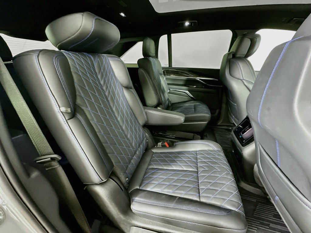 New 2026 Cadillac Escalade IQ Sport 1 w/ LPO, Floor Liner Package AWD/4WD image 34