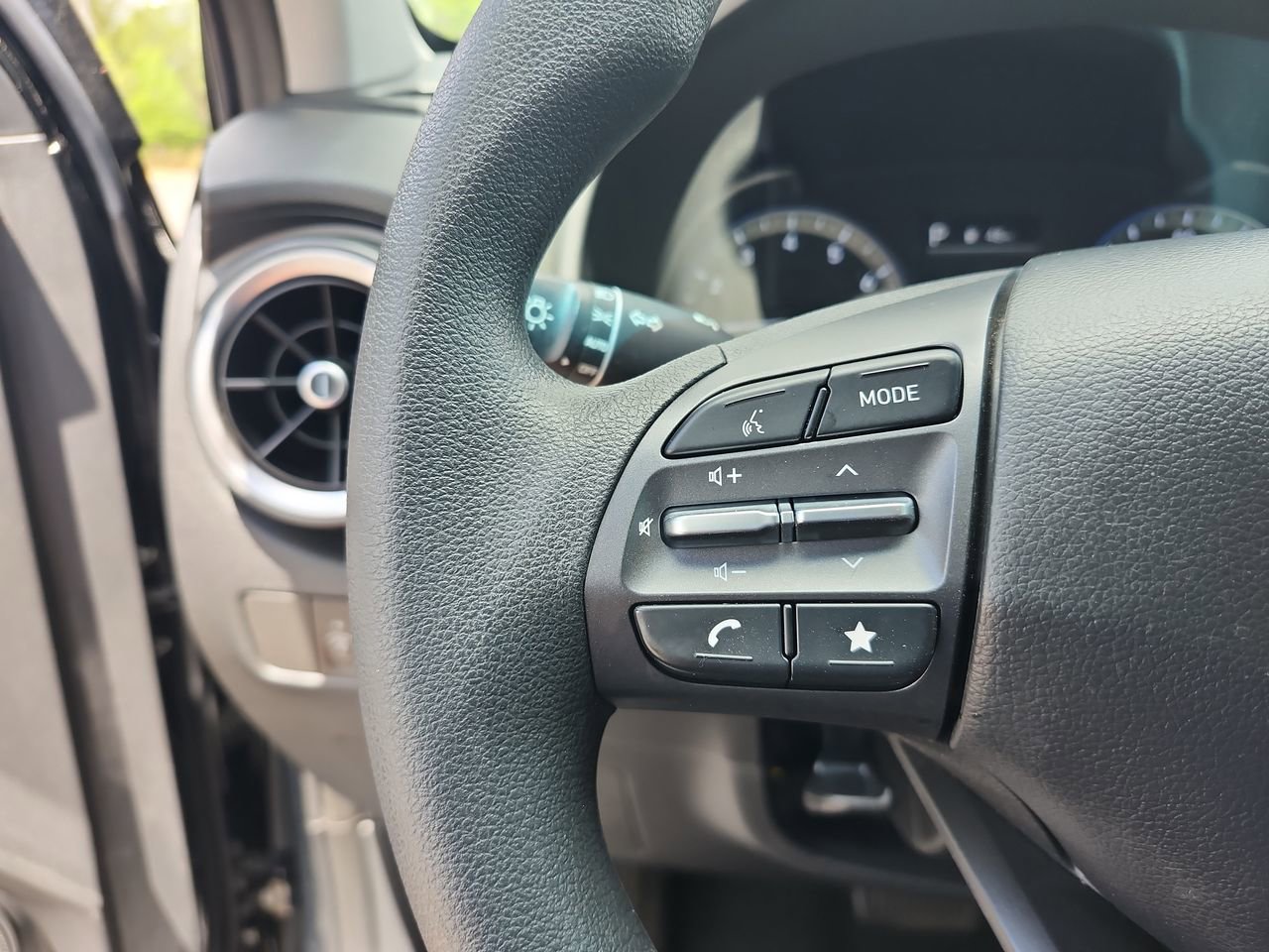 Certified 2023 Hyundai Kona SEL AWD/4WD image 12