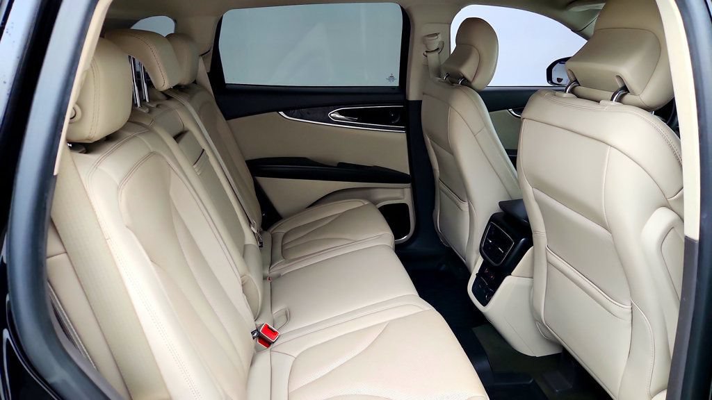 Used 2019 Lincoln Nautilus Reserve AWD/4WD image 23