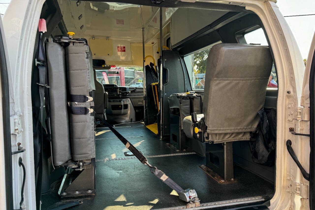 Used 2011 Ford E-350 and Econoline 350 Extended Super Duty w/ PWR Group image 22