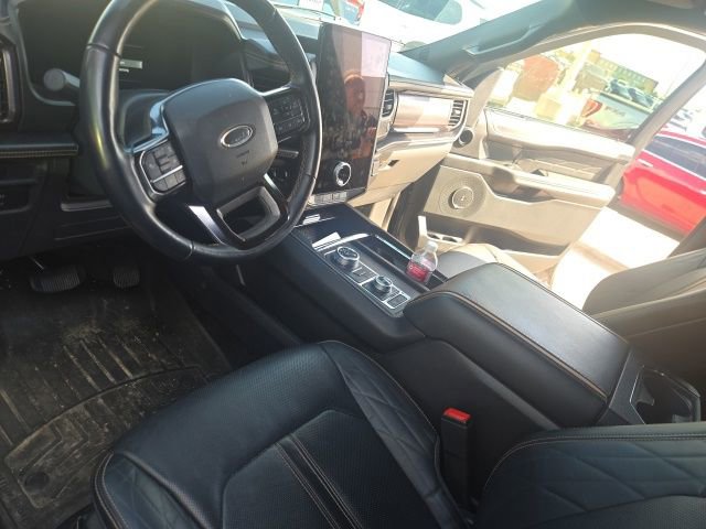 Used 2022 Ford Expedition Platinum AWD/4WD image 5