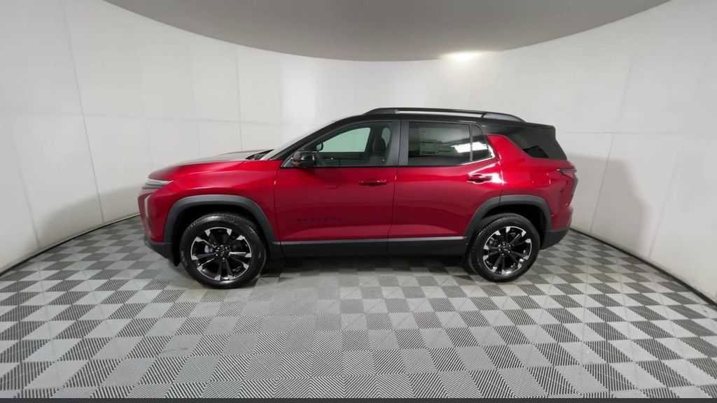 New 2025 Chevrolet Equinox RS w/ Safety and Technology Package AWD/4WD image 11