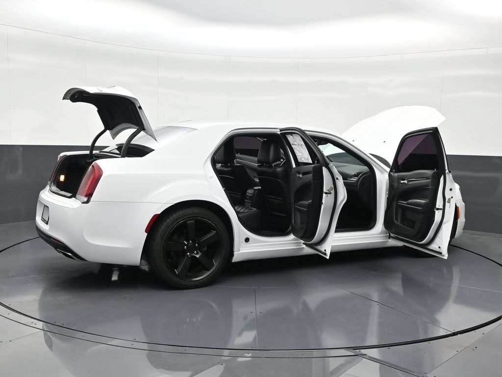 Used 2020 Chrysler 300 S RWD image 30