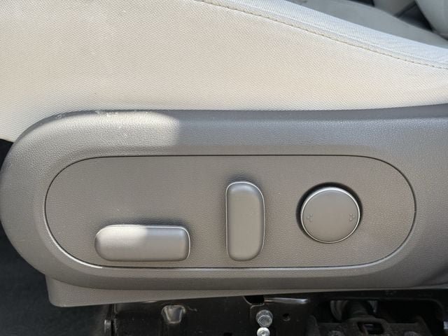 Used 2024 Hyundai Kona SEL AWD/4WD image 25