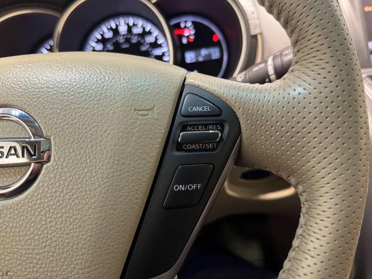 Used 2014 Nissan Murano LE AWD/4WD image 29