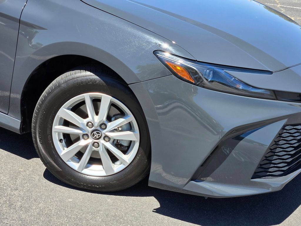 Used 2025 Toyota Camry LE w/ Convenience Package AWD/4WD image 9