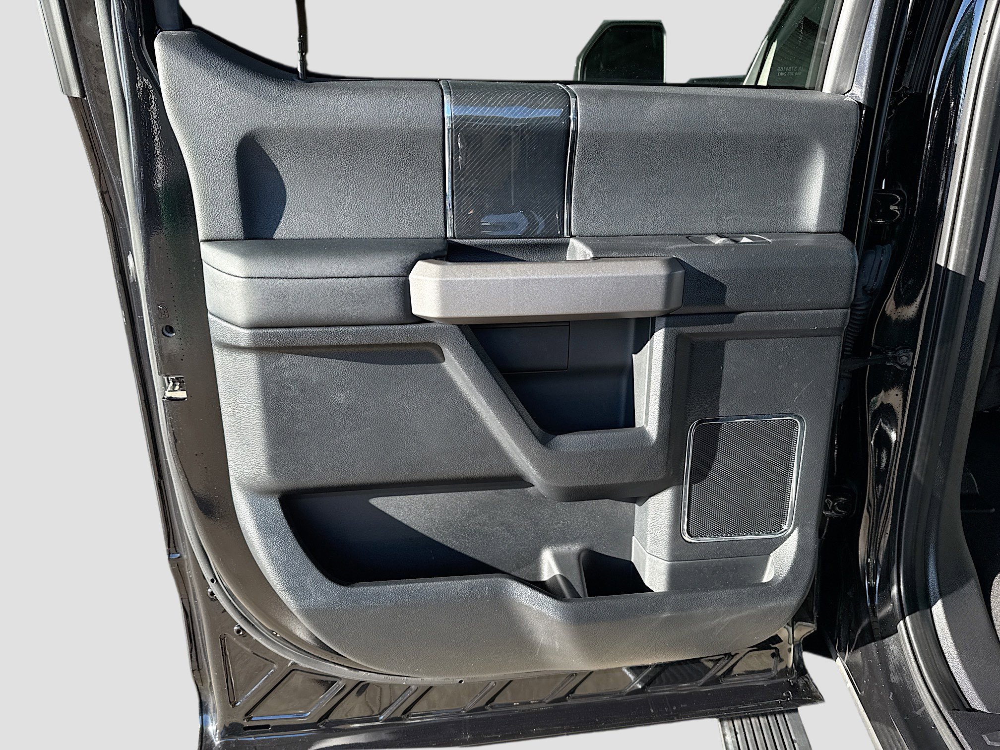 Used 2020 Ford F350 Platinum w/ Snow Plow Prep Package image 25