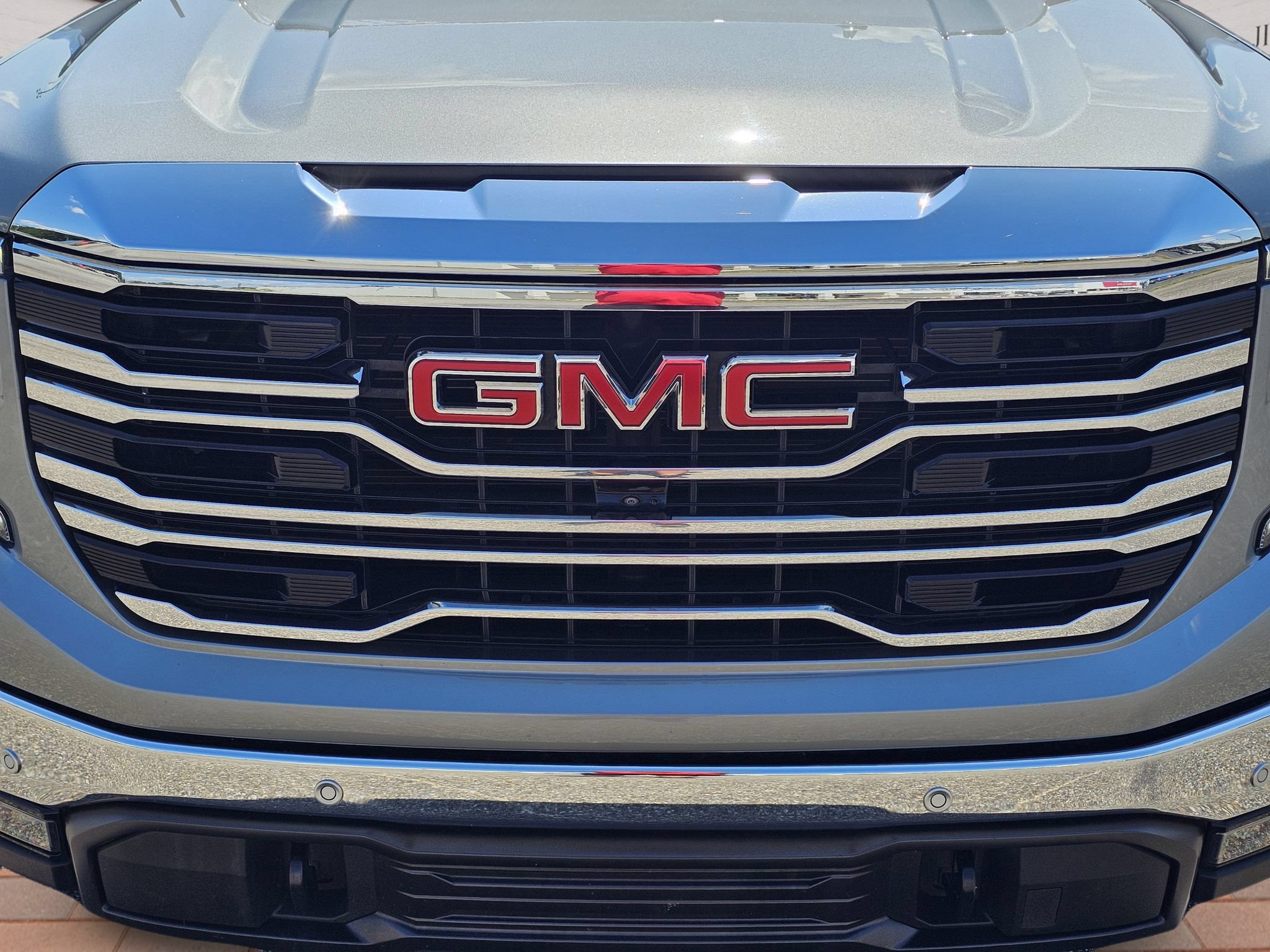 Used 2023 GMC Sierra 1500 SLT w/ SLT Premium Plus Package AWD/4WD image 3