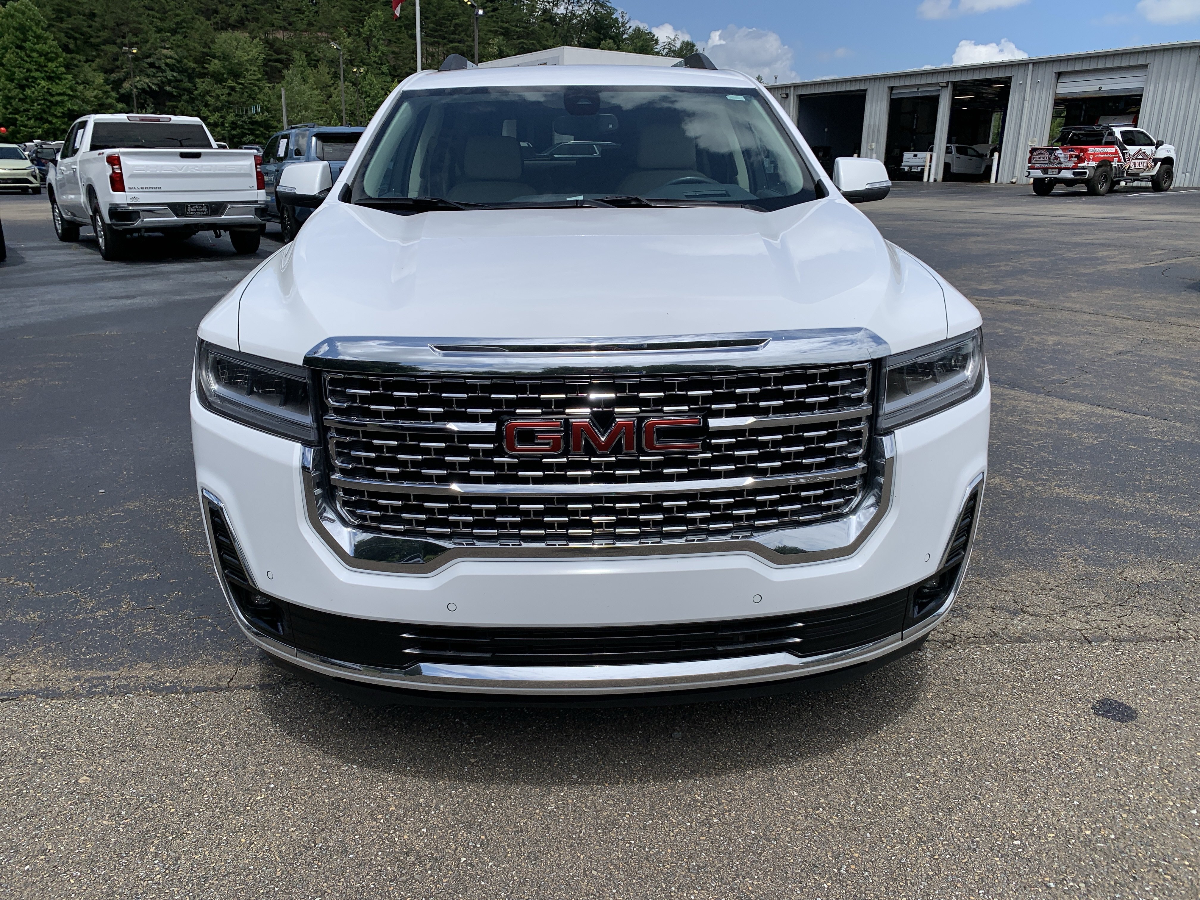 Used 2023 GMC Acadia Denali AWD/4WD image 14