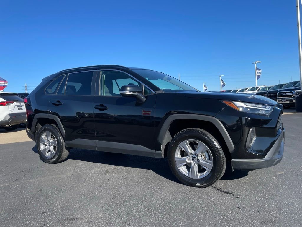 Used 2024 Toyota RAV4 XLE AWD/4WD image 2