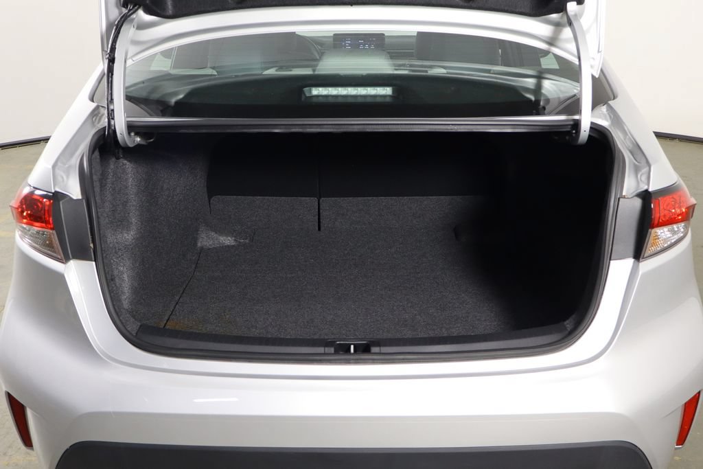 Used 2025 Toyota Corolla LE FWD image 17