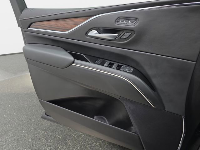 Certified 2023 Cadillac Escalade Premium Luxury image 22