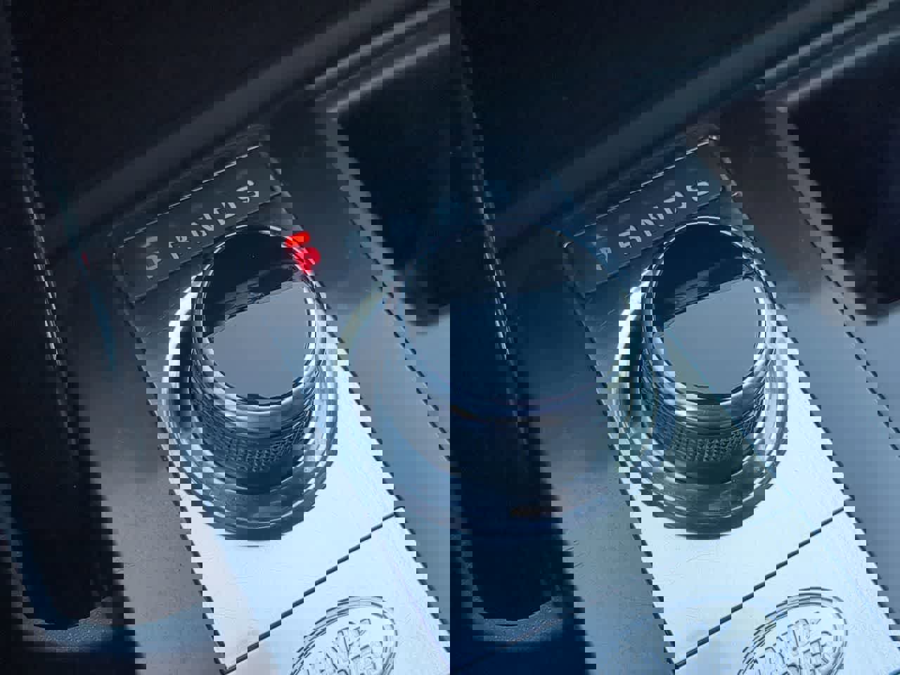 Used 2018 Land Rover Discovery SE image 33