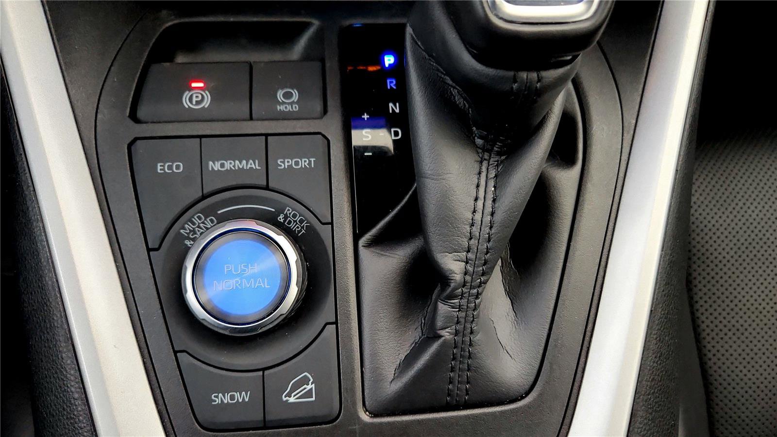 Used 2024 Toyota RAV4 Limited w/ Weather Package image 33