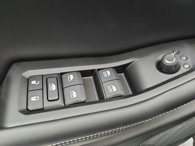 New 2026 Jeep Grand Cherokee Altitude AWD/4WD image 39