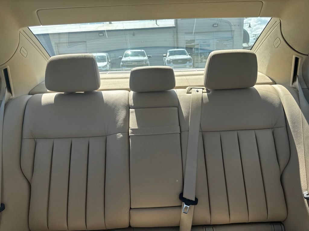 Used 2010 Mercedes-Benz E 350 Sedan image 27