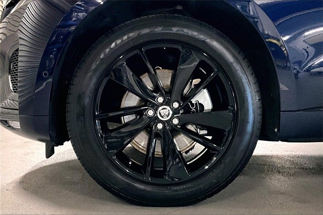Certified 2025 Jaguar F-PACE R-Dynamic S image 8