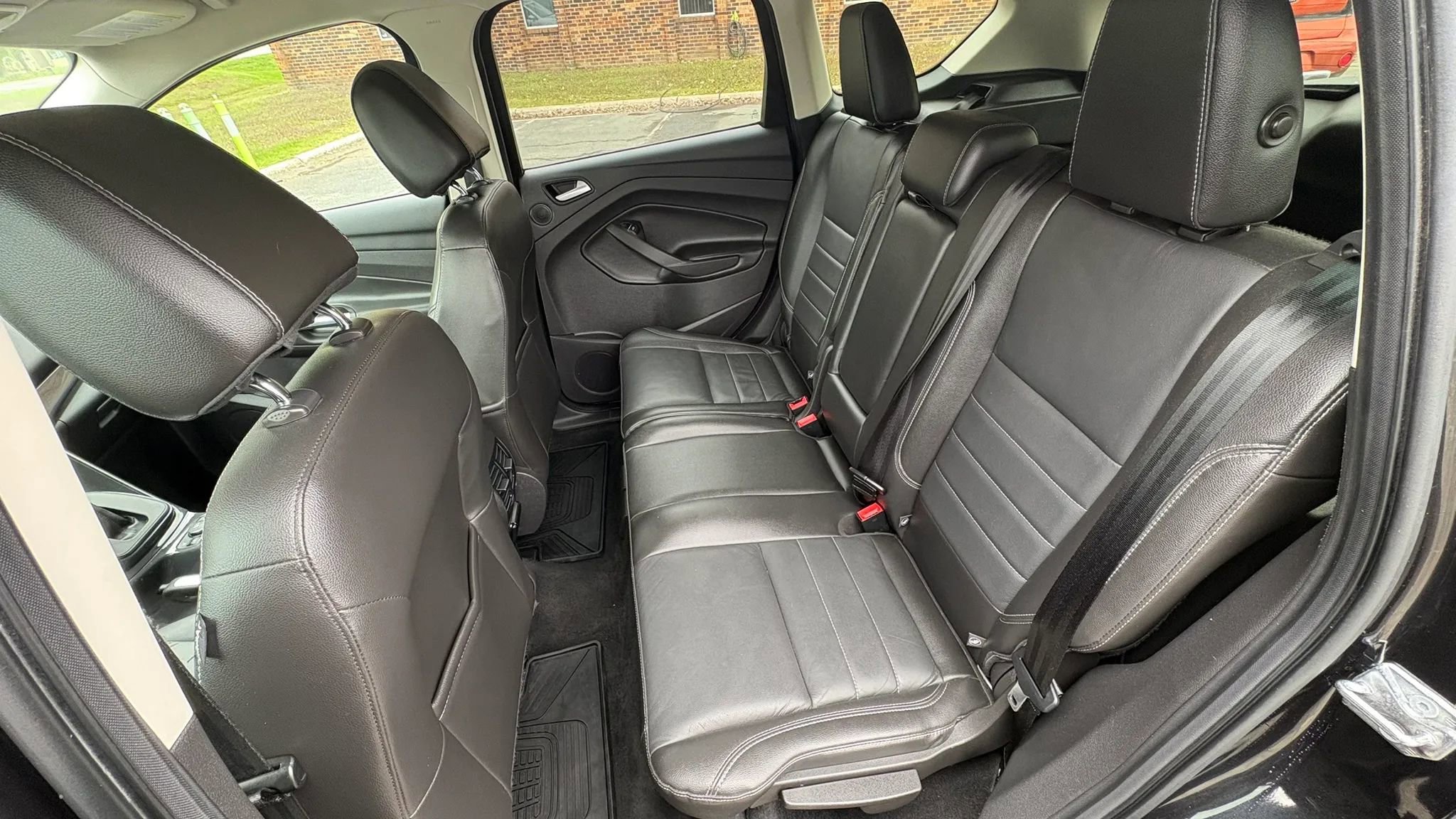 Used 2015 Ford Escape Titanium w/ Equipment Group 301A AWD/4WD image 24
