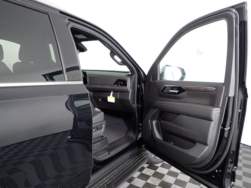 New 2026 Chevrolet Tahoe LS w/ LS Custom Edition AWD/4WD image 37